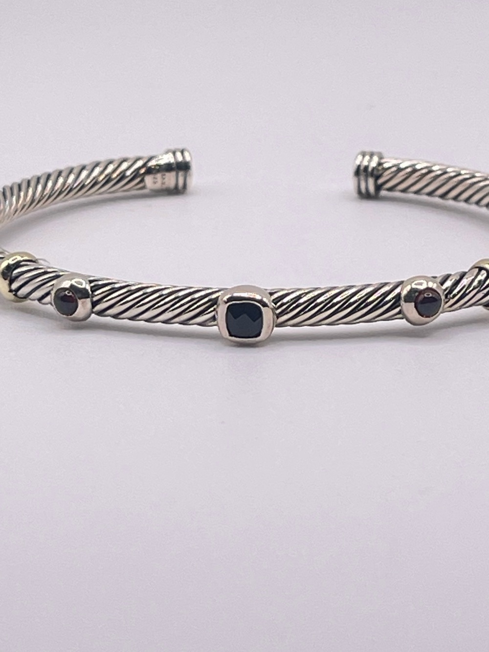 David Yurman 3mm Renaissance Bracelet with Gold, Black Onyx, and Garnet - Picture 8 of 12